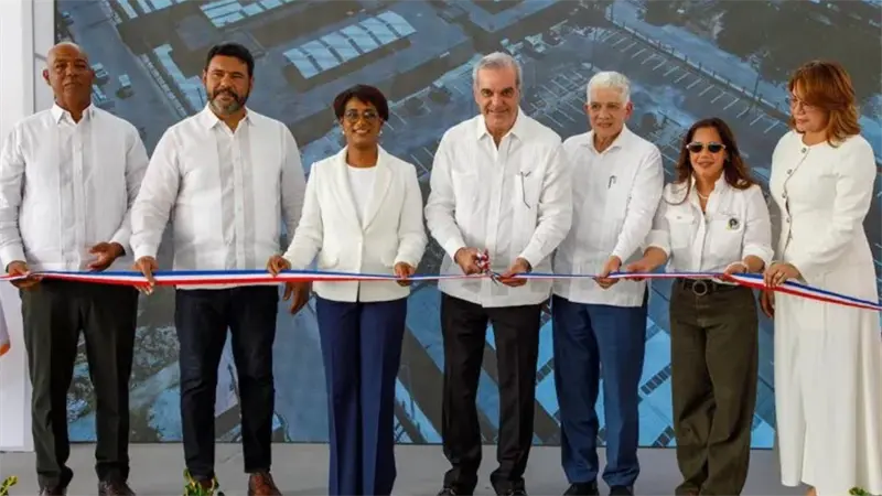 Abinader inaugura moderno mercado municipal en Hig&uuml;ey