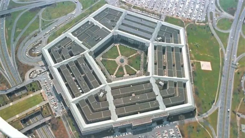 El Pent&aacute;gono revisa su relaci&oacute;n con Anthropic ante restricciones en el uso de su IA