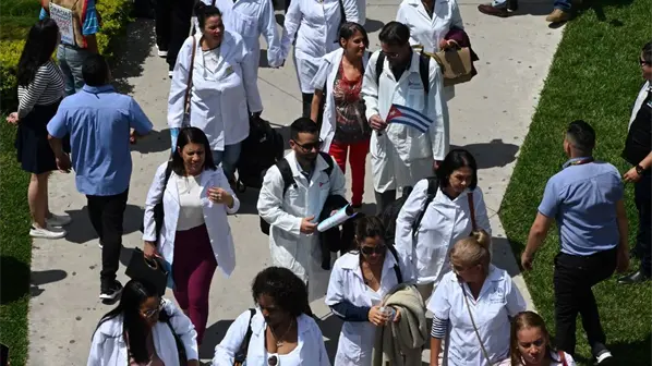 No s&oacute;lo es petr&oacute;leo: EE.UU. busca desmantelar las misiones m&eacute;dicas de Cuba en las Am&eacute;ricas