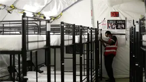 Bebé de meses, detenido en un centro para migrantes en Texas, fue trasladado a un hospital