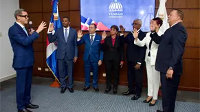 Ministro de Trabajo juramenta nuevos viceministros y destaca avances históricos en empleo y reducción de la pobreza