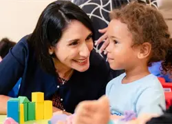 Primera dama advierte sobre nuevos riesgos digitales y llama a fortalecer la familia