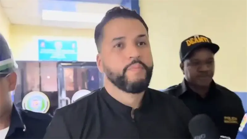 Apresan a m&eacute;dico por supuesto abuso sexual en consulta