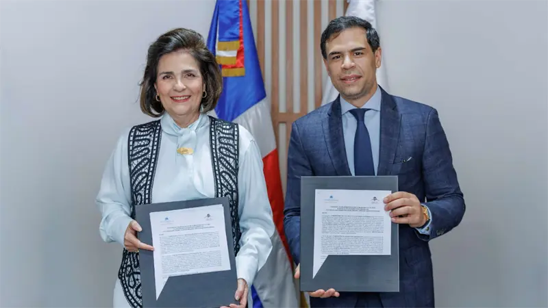 Convenio garantiza un mill&oacute;n de pesos y mayor difusi&oacute;n al premio literario nacional