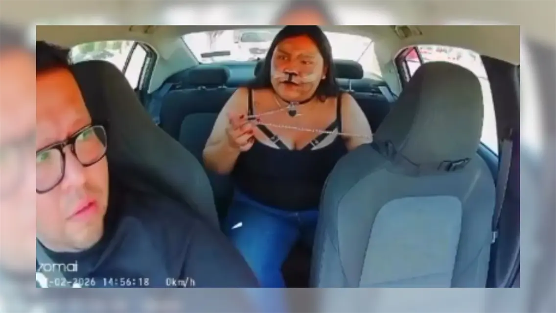 Conductor de Uber baja a joven "therian" por pol&iacute;tica de no mascotas