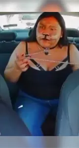 Conductor de Uber baja a joven "therian" por pol&iacute;tica de no mascotas