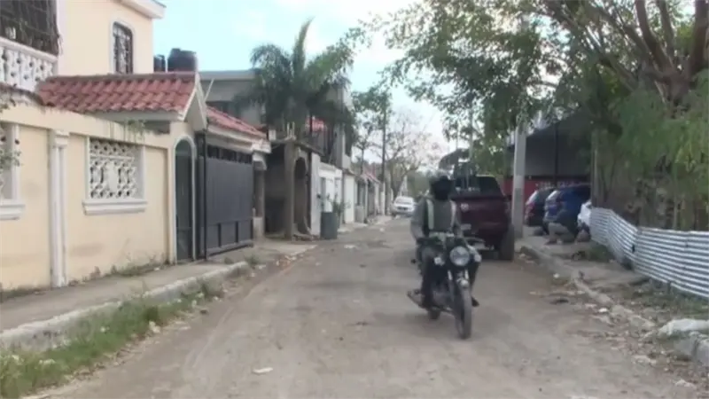 Entre polvo y tinieblas: residentes exigen intervenci&oacute;n oficial