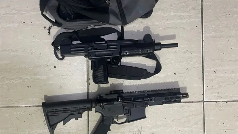 Polic&iacute;a Nacional arresta a hombre con armas de alto calibre en operativo en Jima Abajo