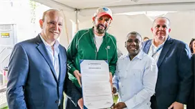 Juan Luis Guerra es declarado "Visitante Distinguido" en Santiago de los Caballeros