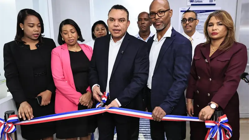 Miles de beneficiados con programas de Di&aacute;lisis y Nutrici&oacute;n del SNS, seg&uacute;n Landr&oacute;n