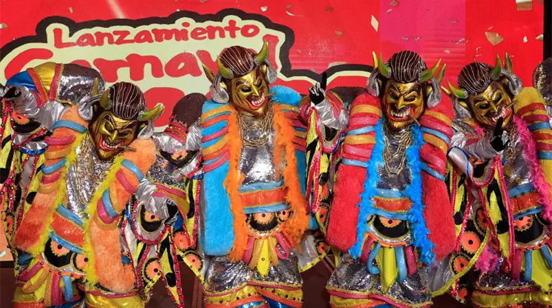 M&aacute;s de 1.5 millones de personas visitan La Vega durante el Carnaval Vegano