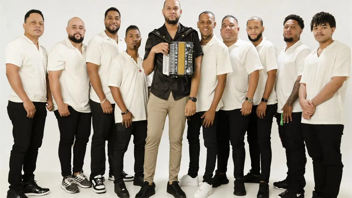 Eury Swing lidera Banda Ideal con estilo único en la música bailable dominicana