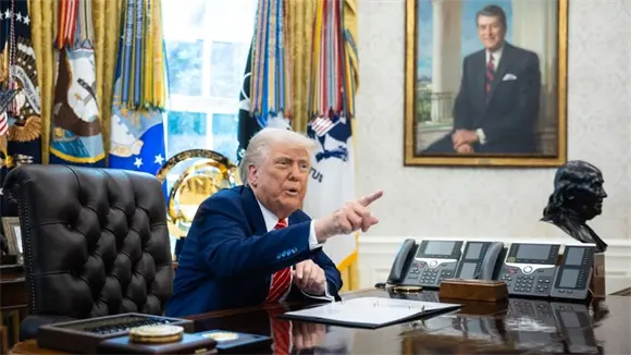 EE.UU. planea suspender los permisos de trabajo para solicitantes de asilo durante años EE.UU. planea suspender los permisos de trabajo para solicitantes de asilo durante años