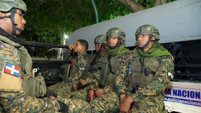 Detienen a 25 personas y ocupan m&aacute;s de un kilo de presunta coca&iacute;na en Pedro Brand