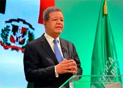 Leonel Fern&aacute;ndez llama a construir el futuro de RD con liderazgo, cultura y participaci&oacute;n juvenil