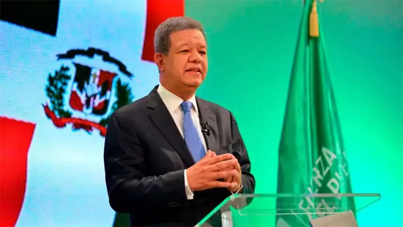 Leonel Fern&aacute;ndez llama a construir el futuro de RD con liderazgo, cultura y participaci&oacute;n juvenil