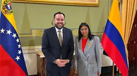 Delcy Rodr&iacute;guez recibe en Caracas al ministro de Minas y Energ&iacute;a de Colombia