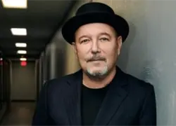 Rub&eacute;n Blades traslada su p&eacute;same a los familiares de Willie Col&oacute;n tras muerte del salsero