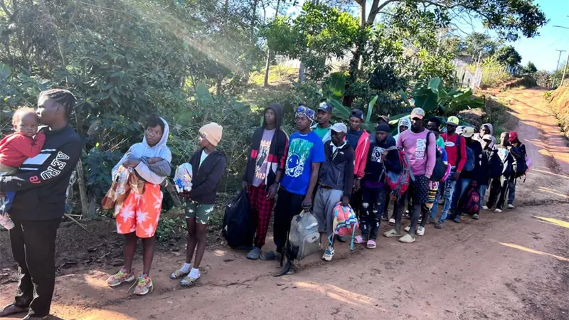 Ej&eacute;rcito intercepta grupo de 25 indocumentados en una zona monta&ntilde;osa de Santiago Rodr&iacute;guez