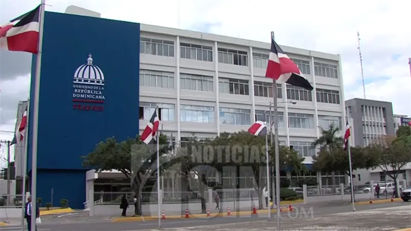 Trabajadores analizan el nuevo pacto laboral del siglo XXI