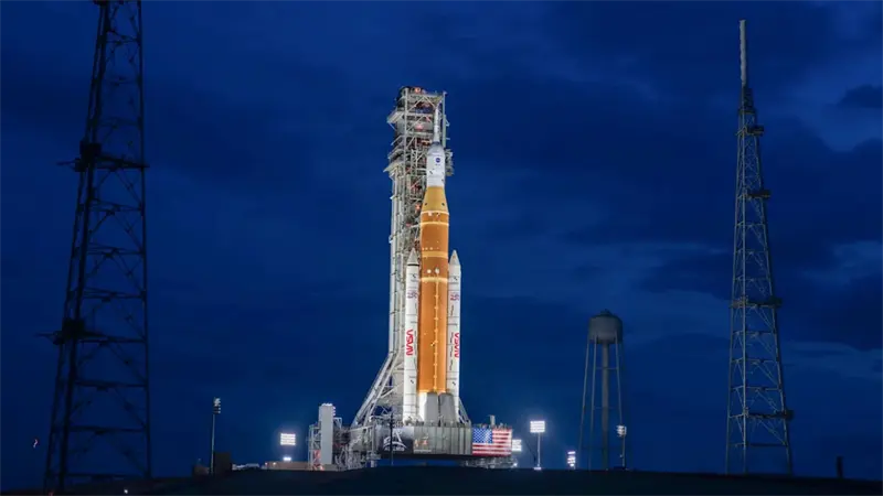 NASA regresar&aacute; el cohete y la nave espacial de Artemis II al hangar para una reparaci&oacute;n