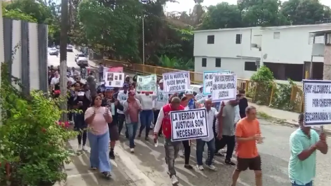 Marchan por justicia para joven acribillado en colmado