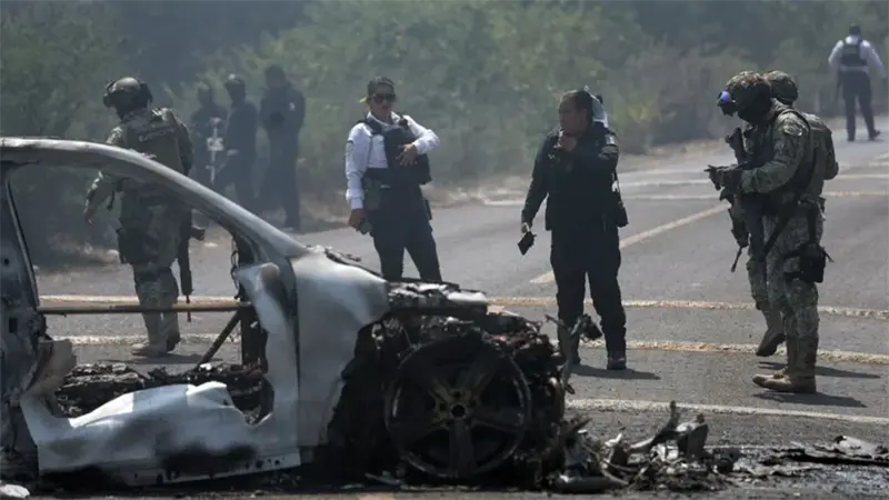 Operativo en M&eacute;xico contra El Mencho deja 25 militares fallecidos