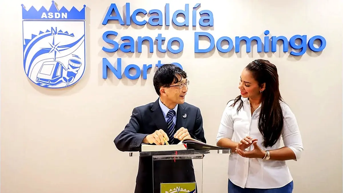 Japón dona a Santo Domingo Norte modernos camiones compactadores