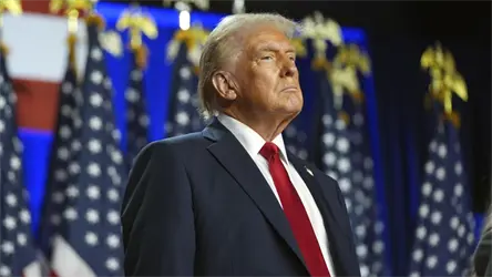 Trump amenaza con subir aranceles a pa&iacute;ses que decidan jugar con el fallo del Supremo