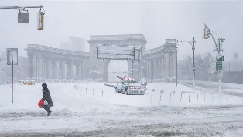 Aerol&iacute;neas de EE.UU. retoman vuelos en el noreste tras un hist&oacute;rico temporal de nieve