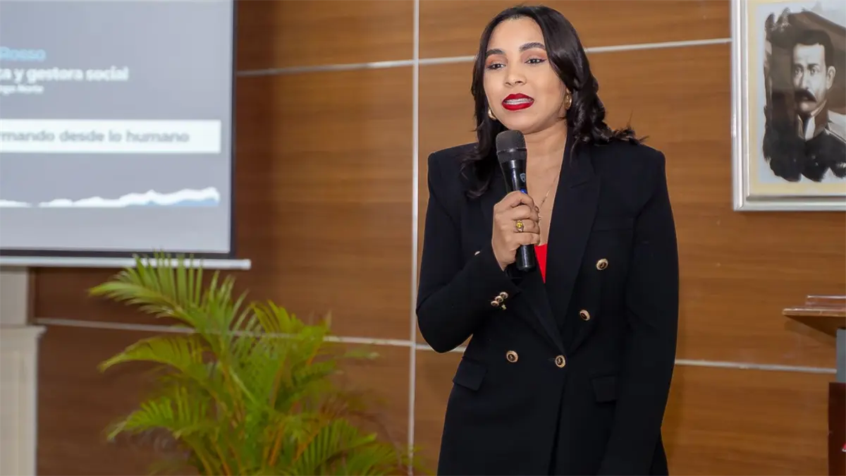 Génesis Rosso impulsa ciudadanía activa y liderazgo comunitario en Villa Altagracia