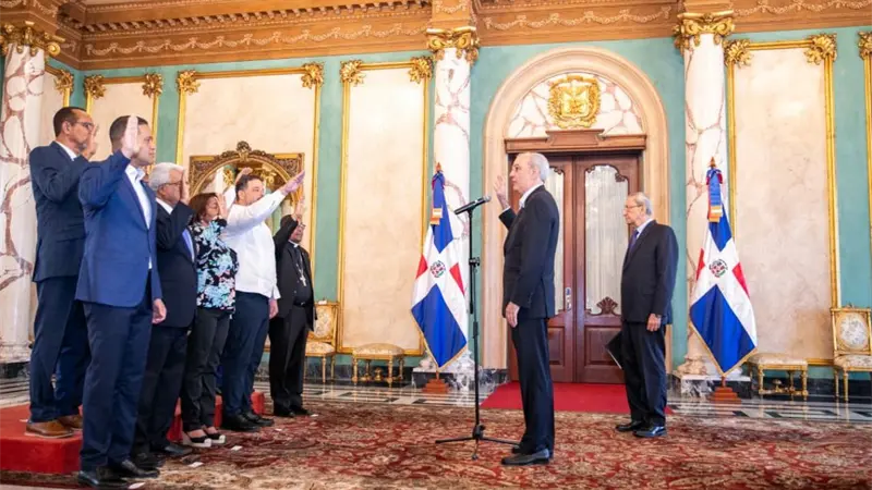 Abinader juramenta a  miembros que integran el Comit&eacute; Gestor del Jard&iacute;n Bot&aacute;nico de San Juan de la Maguana