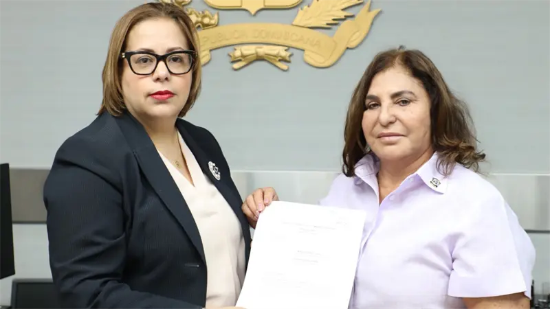 Diputada Jaque presenta proyecto para garantizar medicamentos a pacientes con Parkinson y Alzheimer