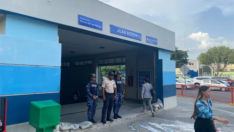 Reportan personas atrapadas en ascensor de la estaci&oacute;n Juan Bosch del Metro SD