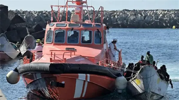 Rescatan a 156 migrantes en nueve embarcaciones precarias en las españolas Islas Baleares