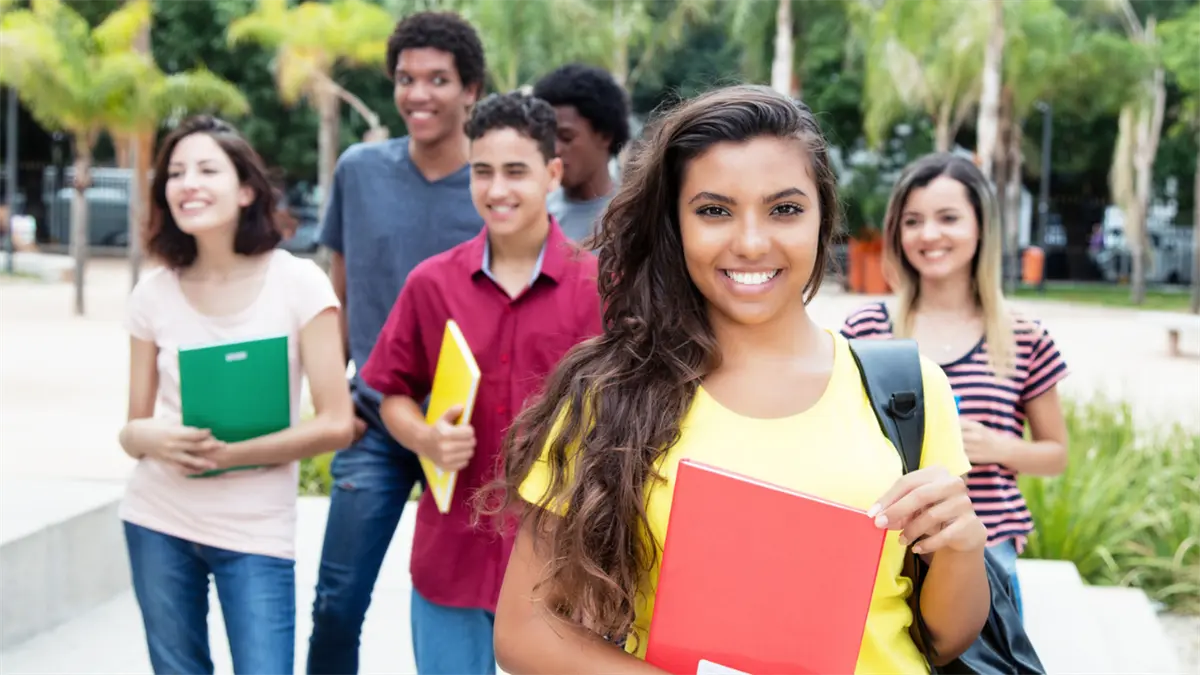 Lanzan el concurso escolar Raíces sobre los más de 250 años de historia hispana de EEUU