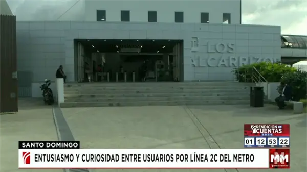 Entusiasmo y curiosidad entre usuarios por línea 2c del Metro