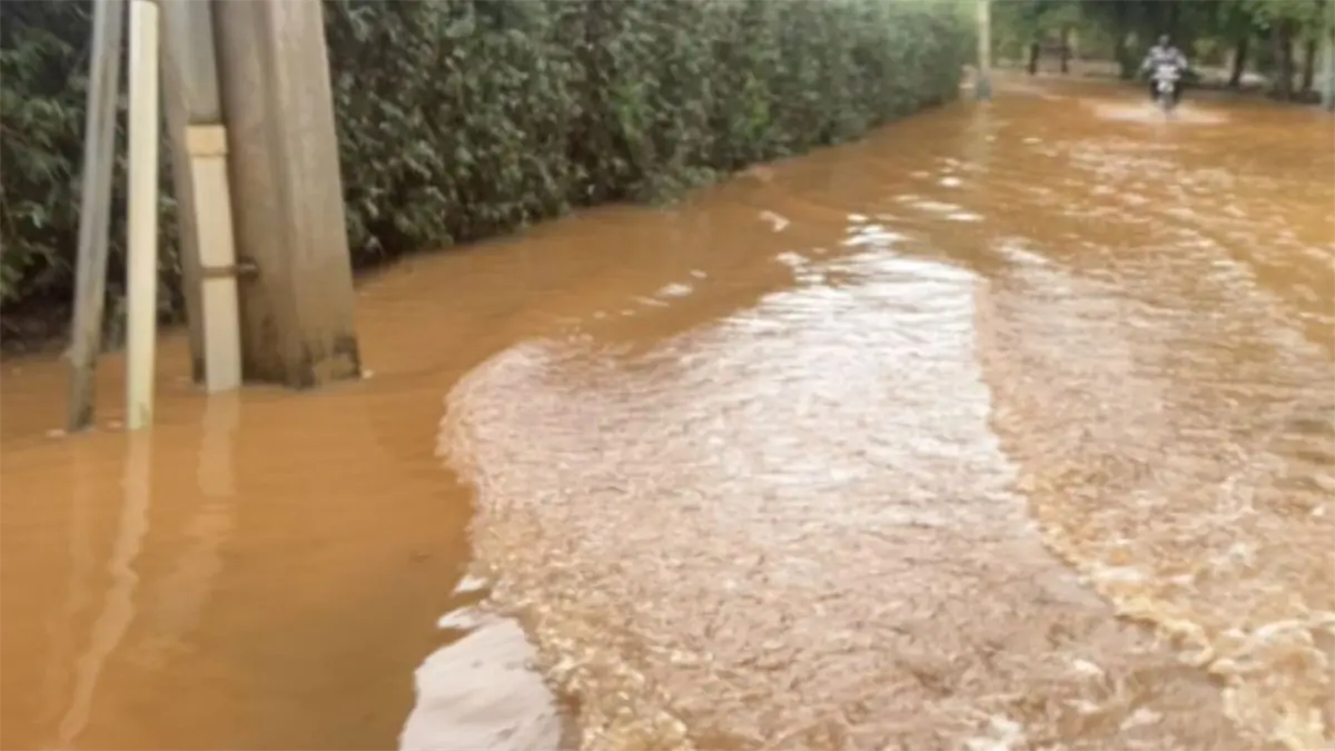 Piden intervención urgente en sector turístico La Bonita por desbordamiento de aguas pluviales en Las Terrenas