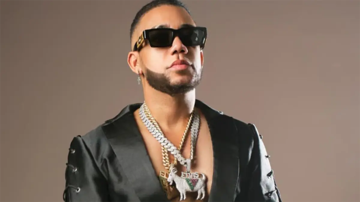 Elvis Martínez ofrece concierto en festival dominicano celebrado en Orlando