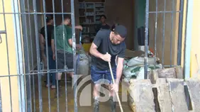 Tras las fuertes inundaciones en Gaspar Hern&aacute;ndez sus residentes comienzan a recoger los escombros