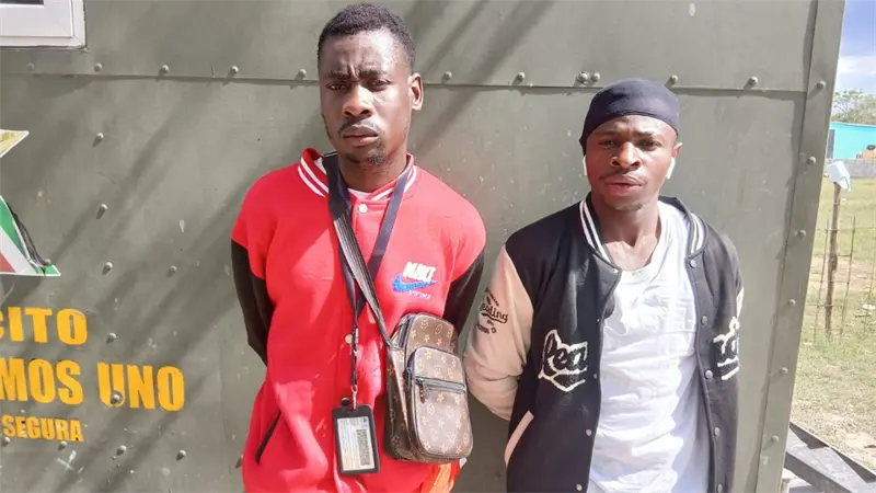 Ej&eacute;rcito detiene dos extranjeros indocumentados con presunta marihuana en Pedernales