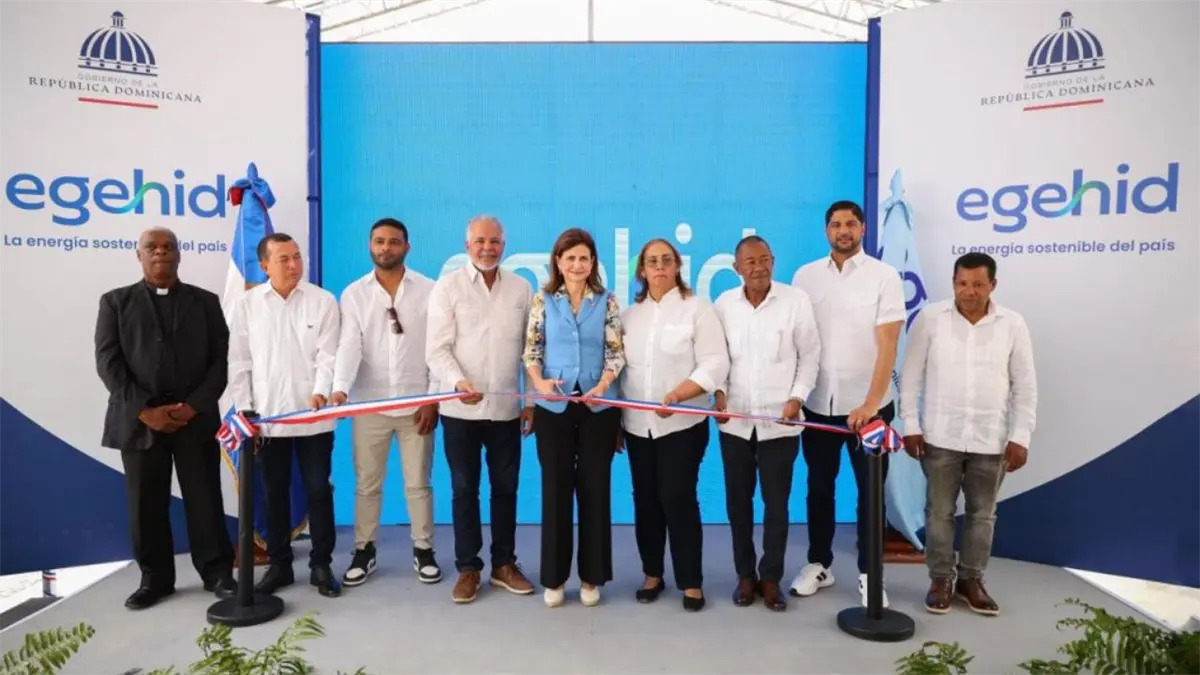 Raquel Peña lidera inauguración del puente Los Calimetes