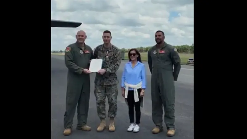 Embajadora de EE. UU. participa en vuelo de reabastecimiento a&eacute;reo desde el AILA