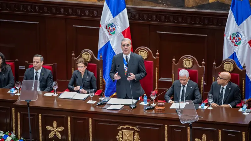 Abinader destaca r&eacute;cord de 11.7 millones de visitantes: Ya somos el segundo mayor destino de Am&eacute;rica Latina