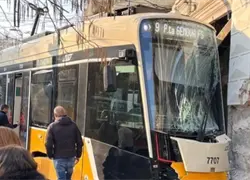 Aumentan a dos los muertos en el descarrilamiento de un tranvía en el centro de Milán