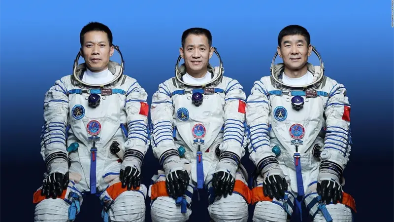 China har&aacute; su primera misi&oacute;n espacial tripulada de un a&ntilde;o y confirma astronauta paquistan&iacute;