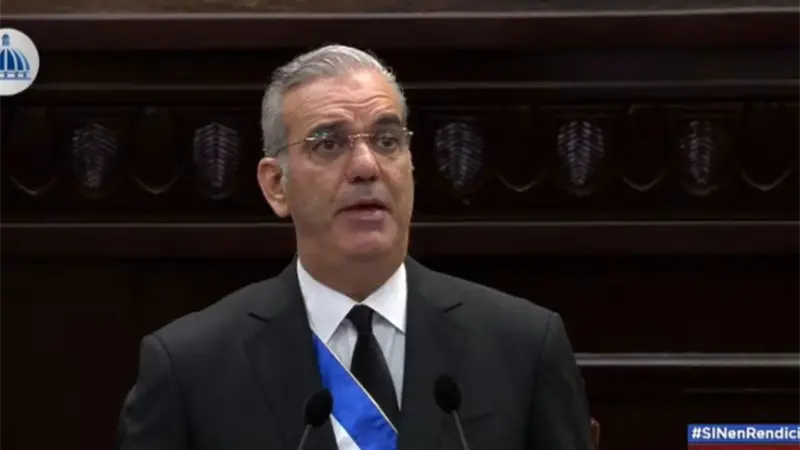 Deuda p&uacute;blica cerr&oacute; 2025 en 58.5 % del PIB, seg&uacute;n Abinader