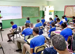 Matrícula escolar alcanza 96 % de meta en secundaria, afirma Abinader