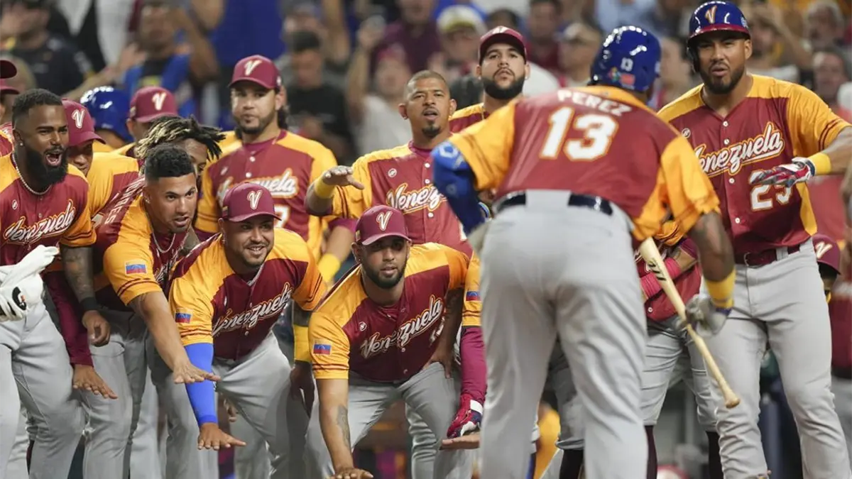 El fenómeno ocurre ante la creciente representación latina en la MLB, que reporta que son hispanos tres de cada 10 jugadores, el 30 %.