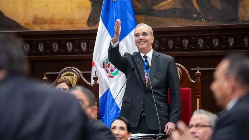 Abinader proclama tierras raras como principal fuente no tributaria de ingresos